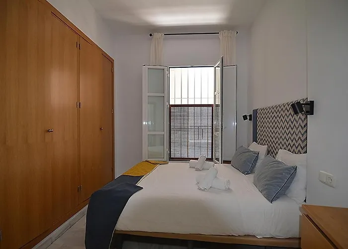 Velarde By Valcambre Sevilha